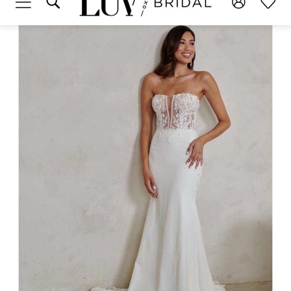 Elegant White Strapless Bridal Gown